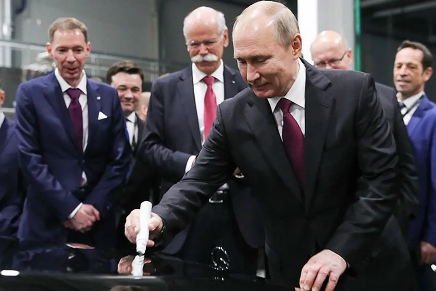 Путин о Mercedes: "Это автомобиль высшего качества"