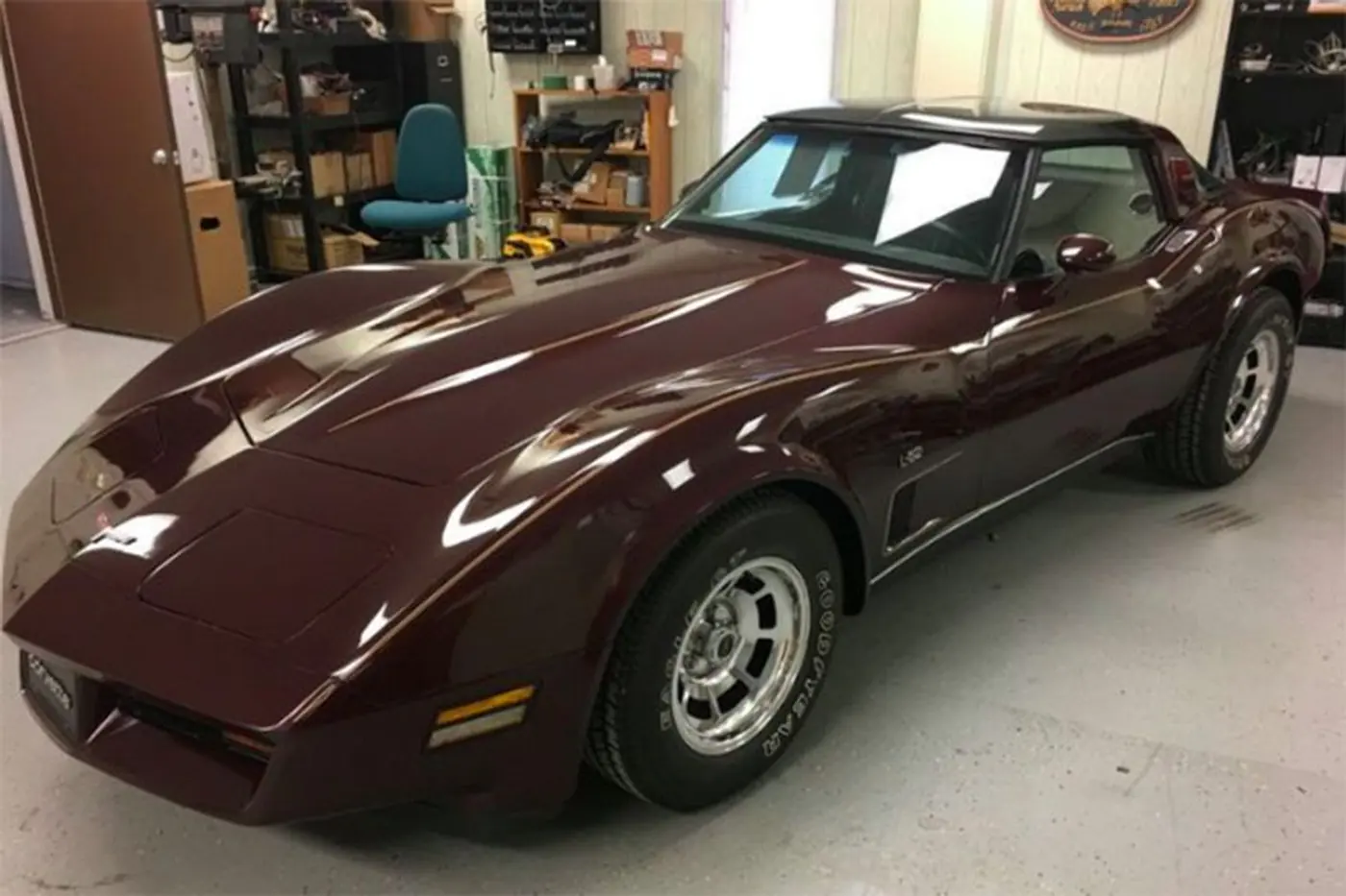 На Ebay продают Corvette 1980 года с пробегом всего 2328 км