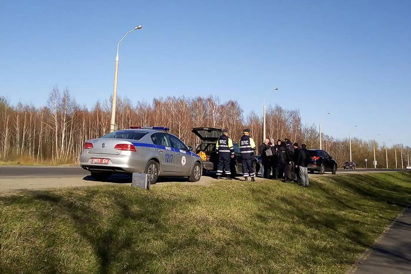 В Бресте ГАИ остановила VW Passat противника строительства завода АКБ, в авто нашли патроны и кое-что еще