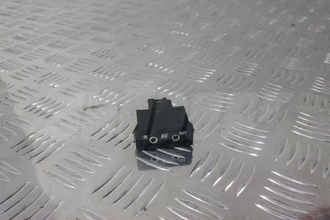 Разъем AUX / USB к BMW X5 2004