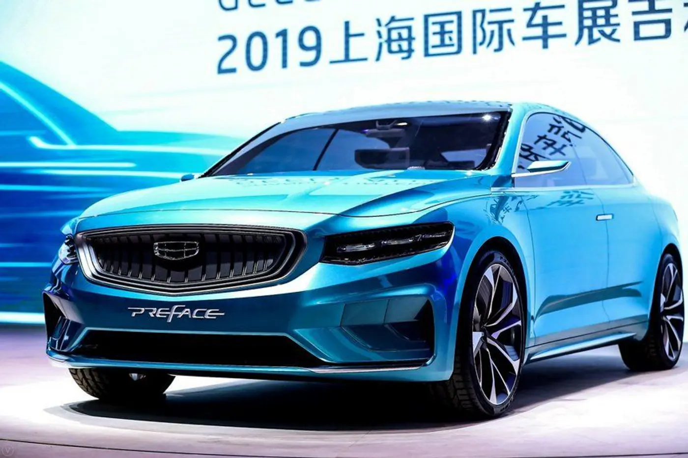 Geely представила эффектный седан, намекающий на будущие модели китайской марки