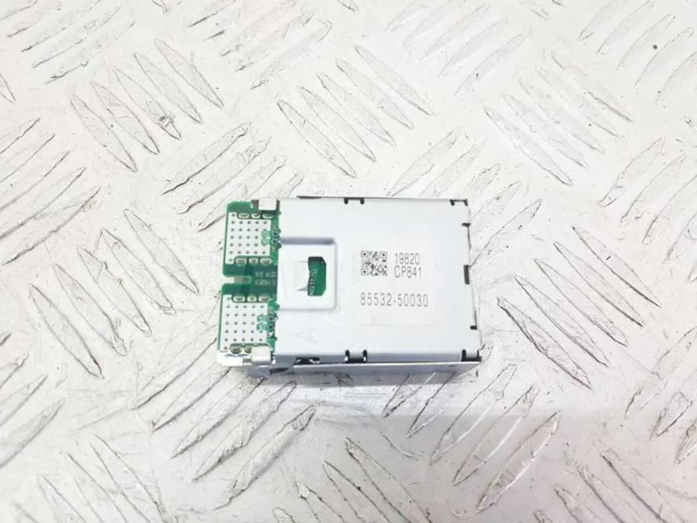 Разъем AUX / USB к Lexus RX 2021