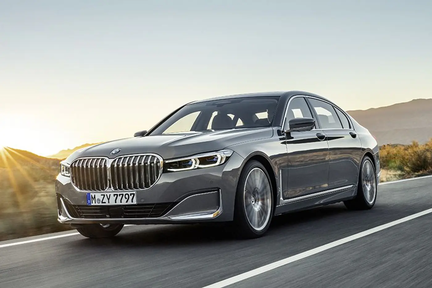В Беларусь привезли новый BMW 7-Series. Цена - от 72 тысяч евро