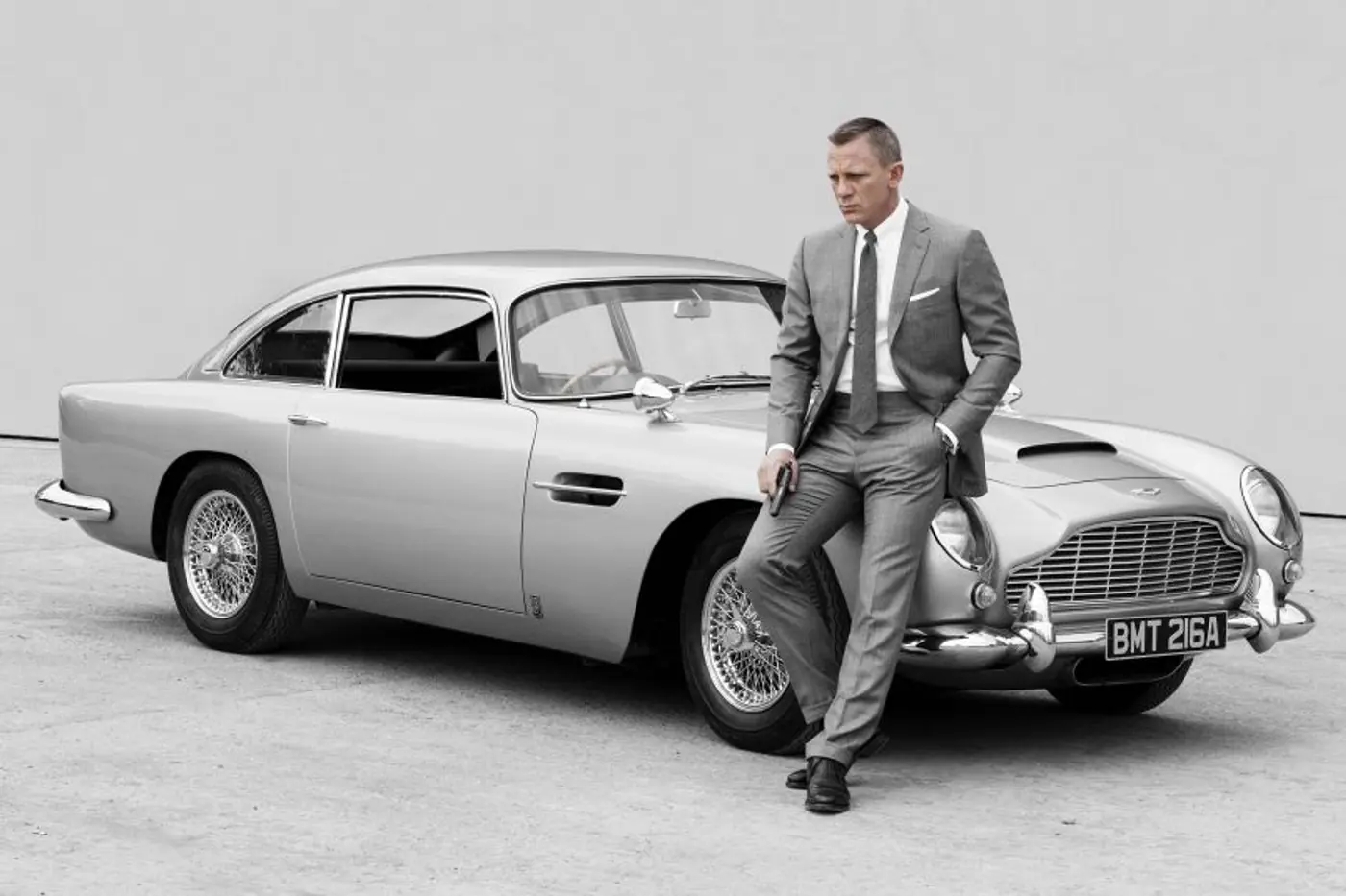 Пулеметы, дымовая завеса и другие шпионские гаджеты. Aston Martin выпустит эксклюзивную модель автомобиля Джеймса Бонда