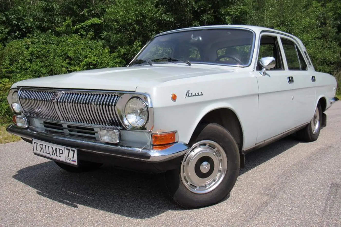 "Волга" 1988 года выпуска выставлена на продажу по цене нового Volkswagen Golf