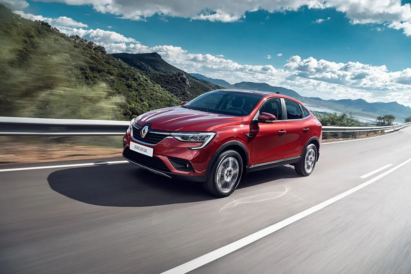 ЗаАрканит всех? В Москве показали новый купе-кроссовер от Renault. Цены и комплектации