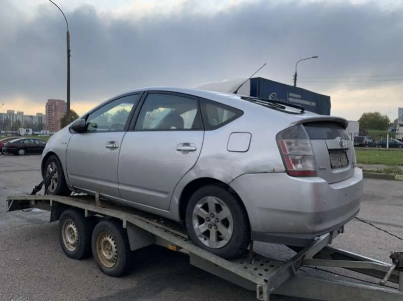 Сабвуфер к Toyota Prius 2007