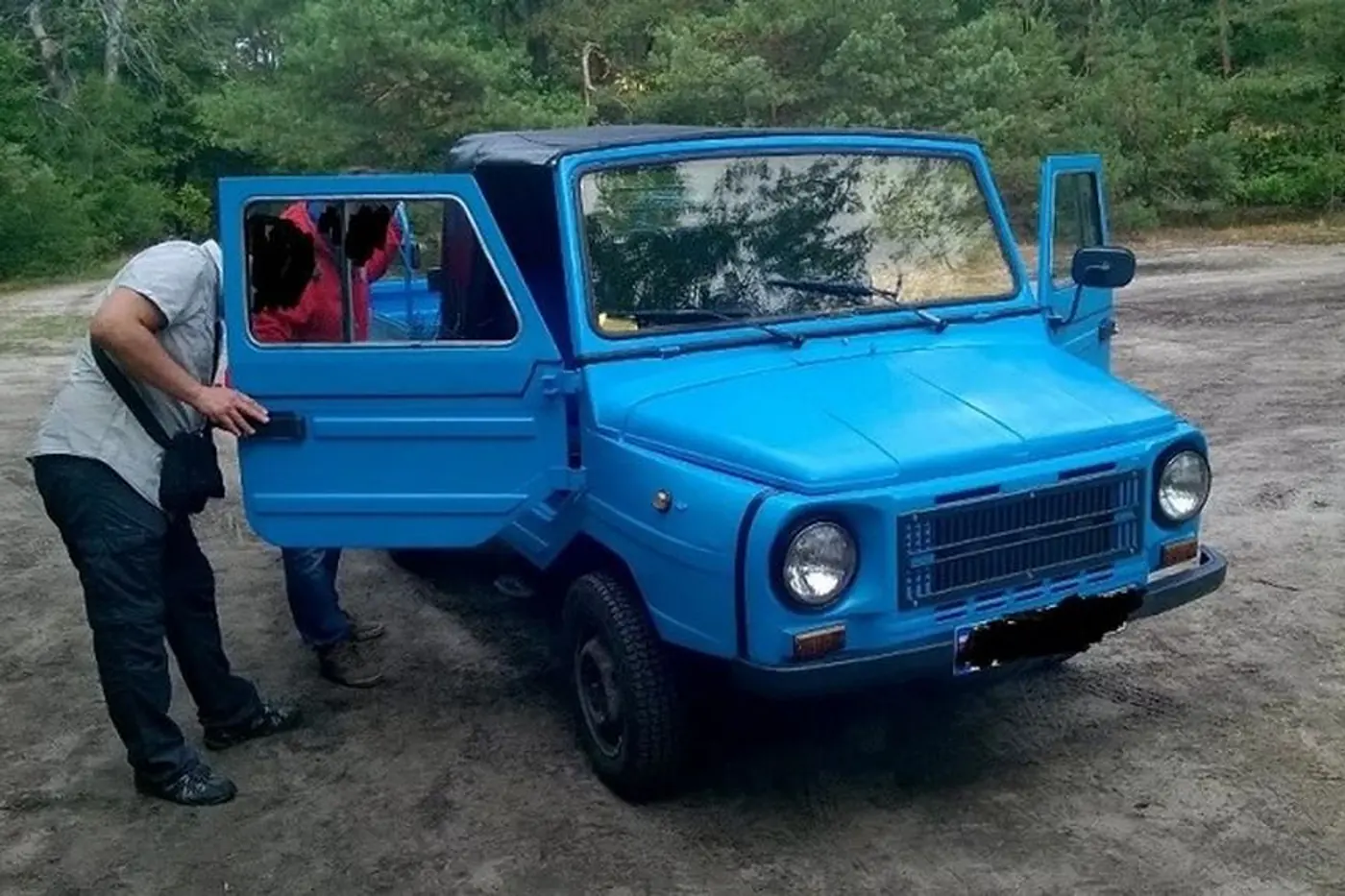 На продажу в Польше выставлен редкий ЛуАЗ. Сколько просят за грузовичок?