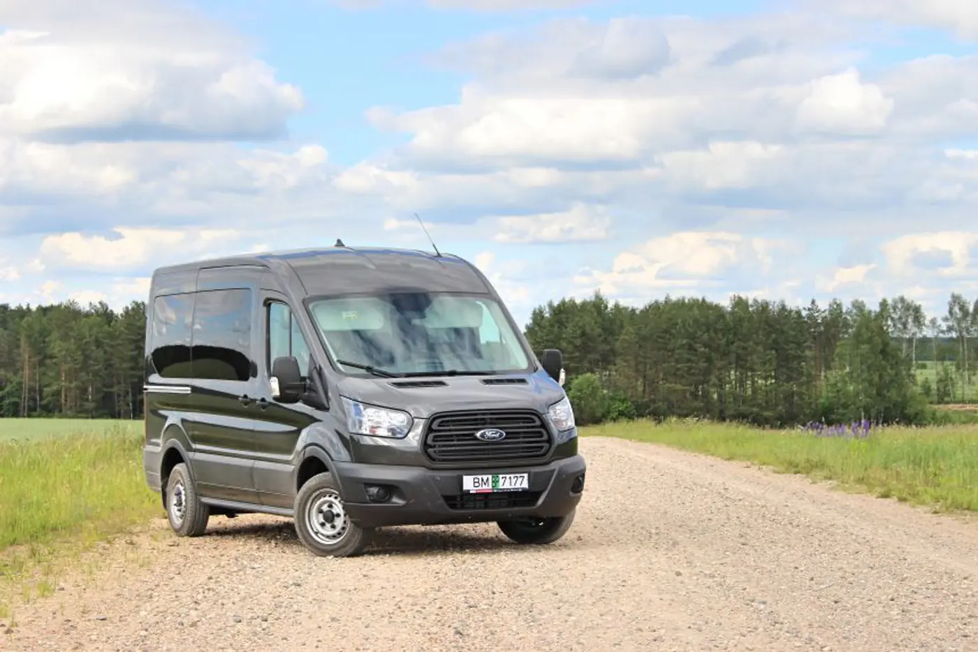 Это не шутки - мы встретились в маршрутке. Тест-драйв Ford Transit Kombi