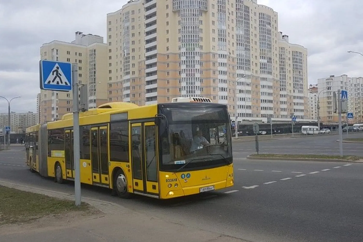 Водителям минских автобусов установили в кабины вентиляторы вместо кондиционеров. Видео