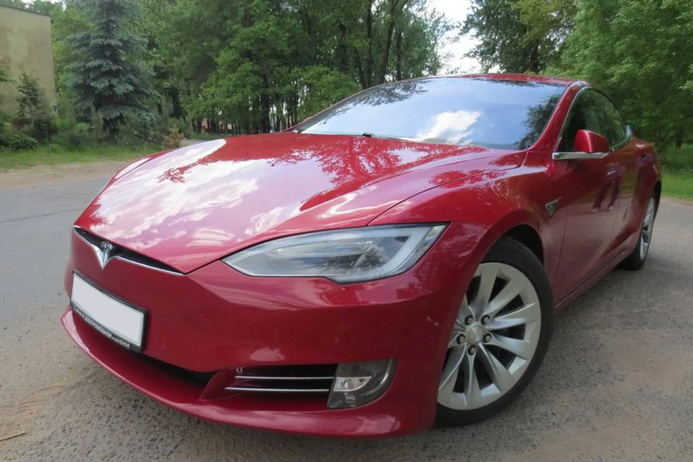 Правда об "убийце" ДВС и СТО: почему "битки" Tesla ввозить уже выгодно, но они все равно катаются вокруг своей домашней розетки