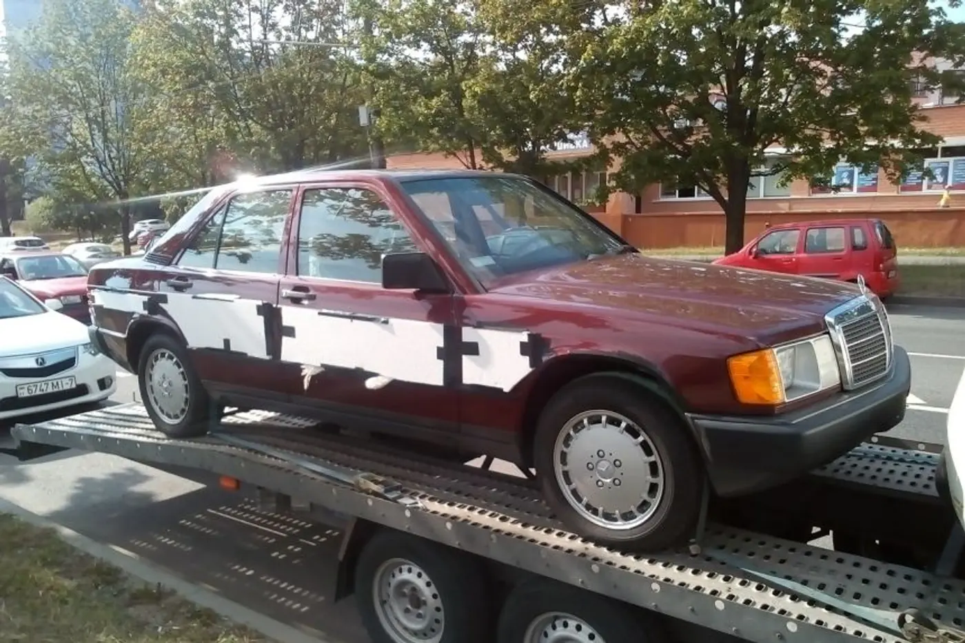 В Минске замечен Mercedes 190E с пробегом 462 км из Германии. Сколько стоит льготная растаможка такого авто?