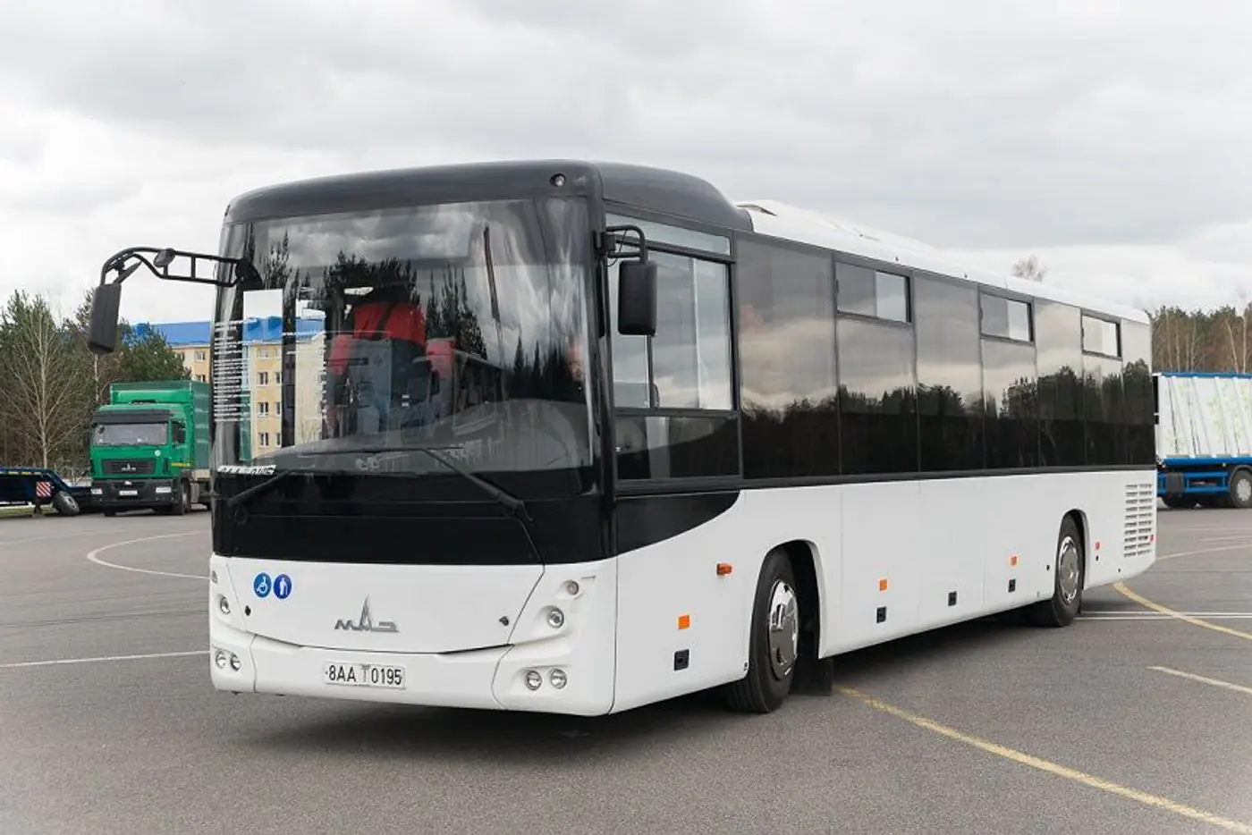 Минск с регионами получил почти 400 новых автобусов МАЗ с кондиционерами