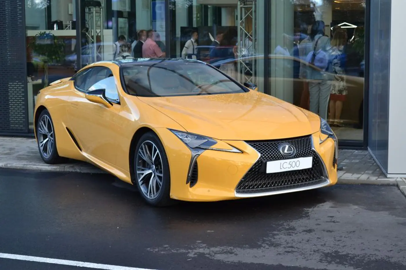 Lexus пришел в Беларусь! А вместе с ним - и второй дилер Toyota