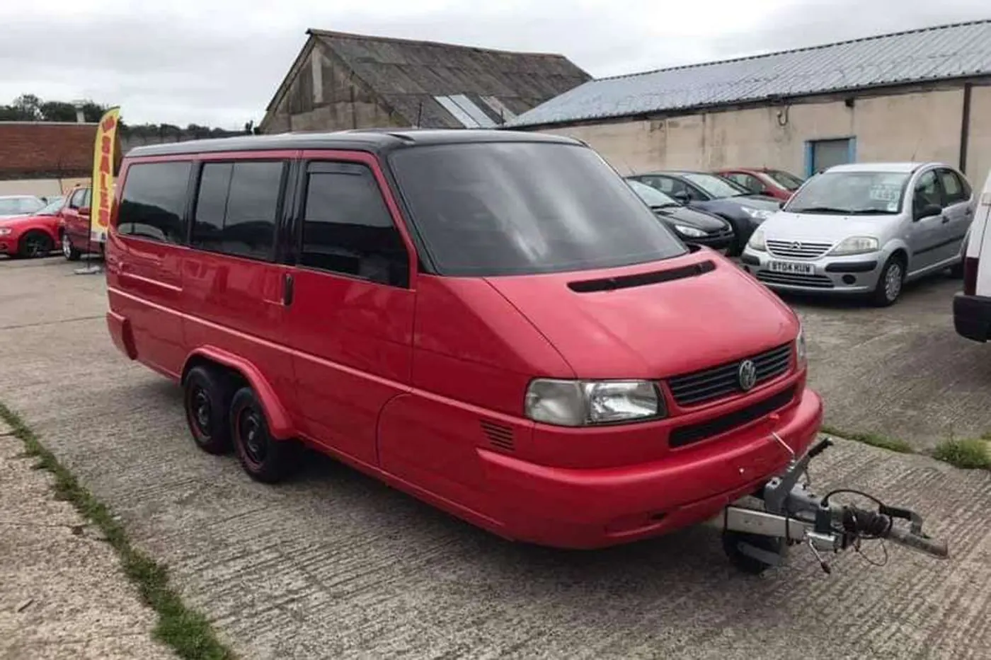 Volkswagen T4 превратили в необычный автодом с грилем для барбекю... под капотом!