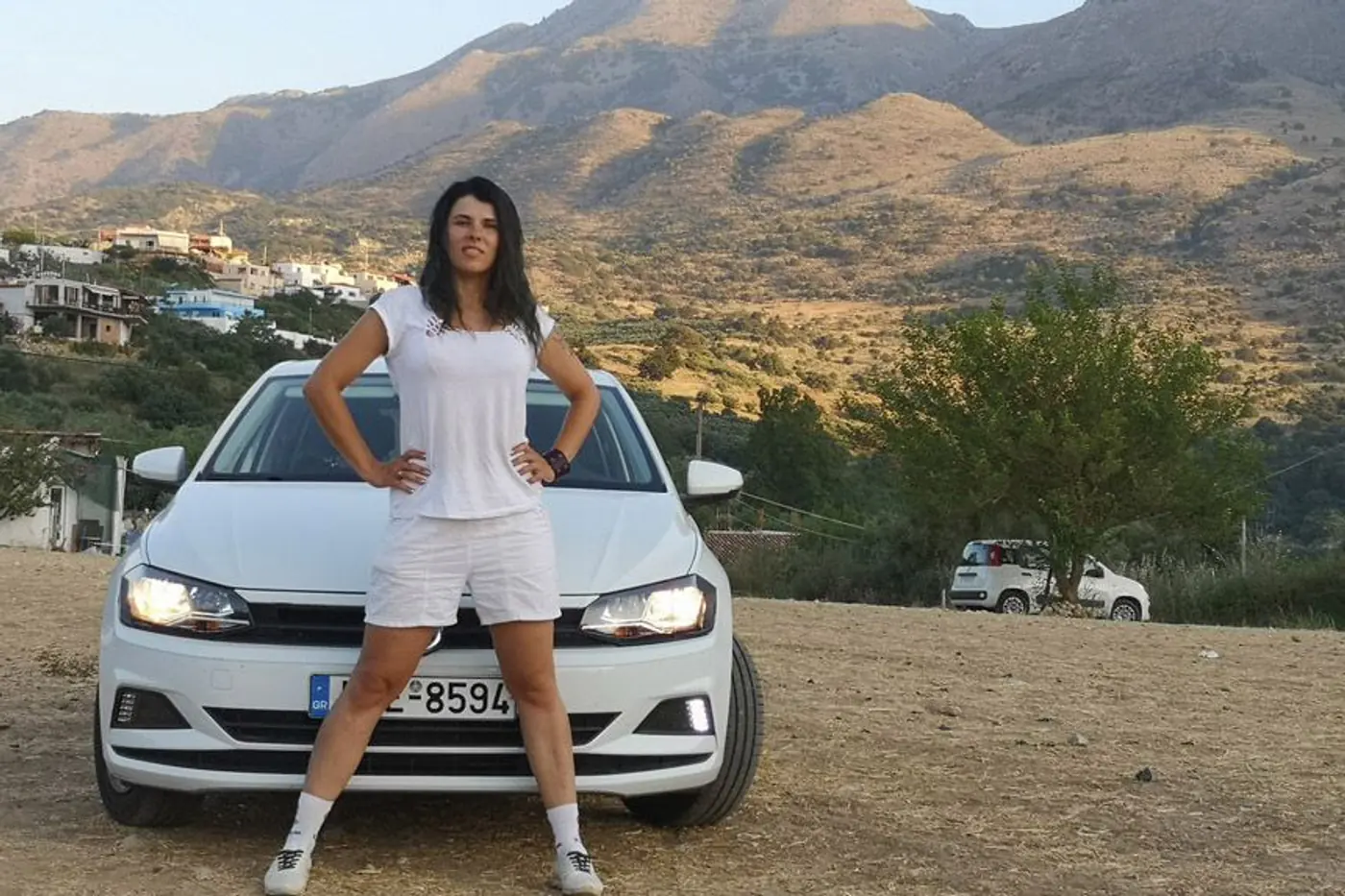 На арендном VW Polo - по Греции впятером. Смог ли малыш-"европеец" удивить живущих за "железным таможенным занавесом"?