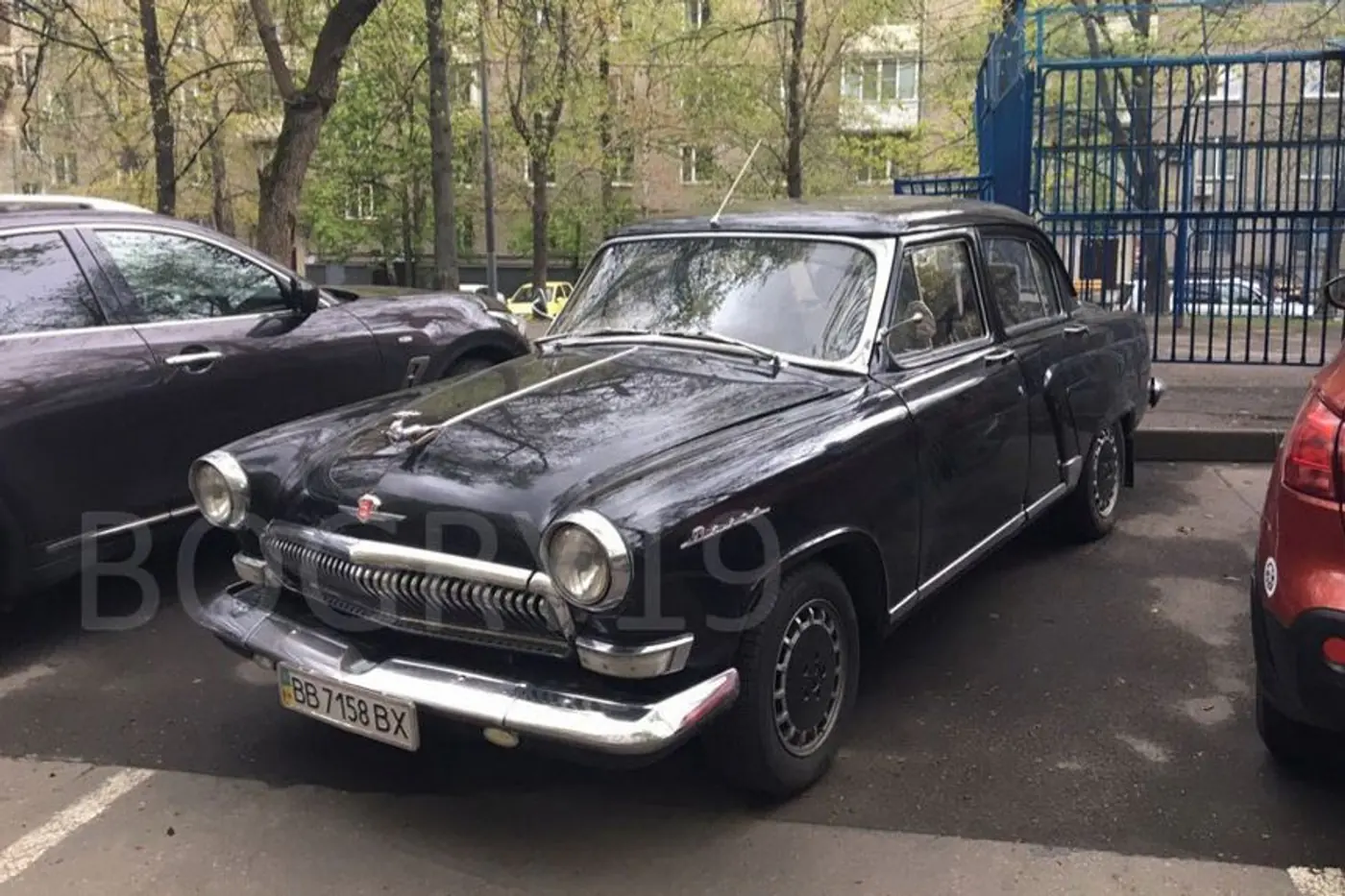 На продажу выставили ГАЗ-21 "Волгу" с... начинкой от Mercedes W210