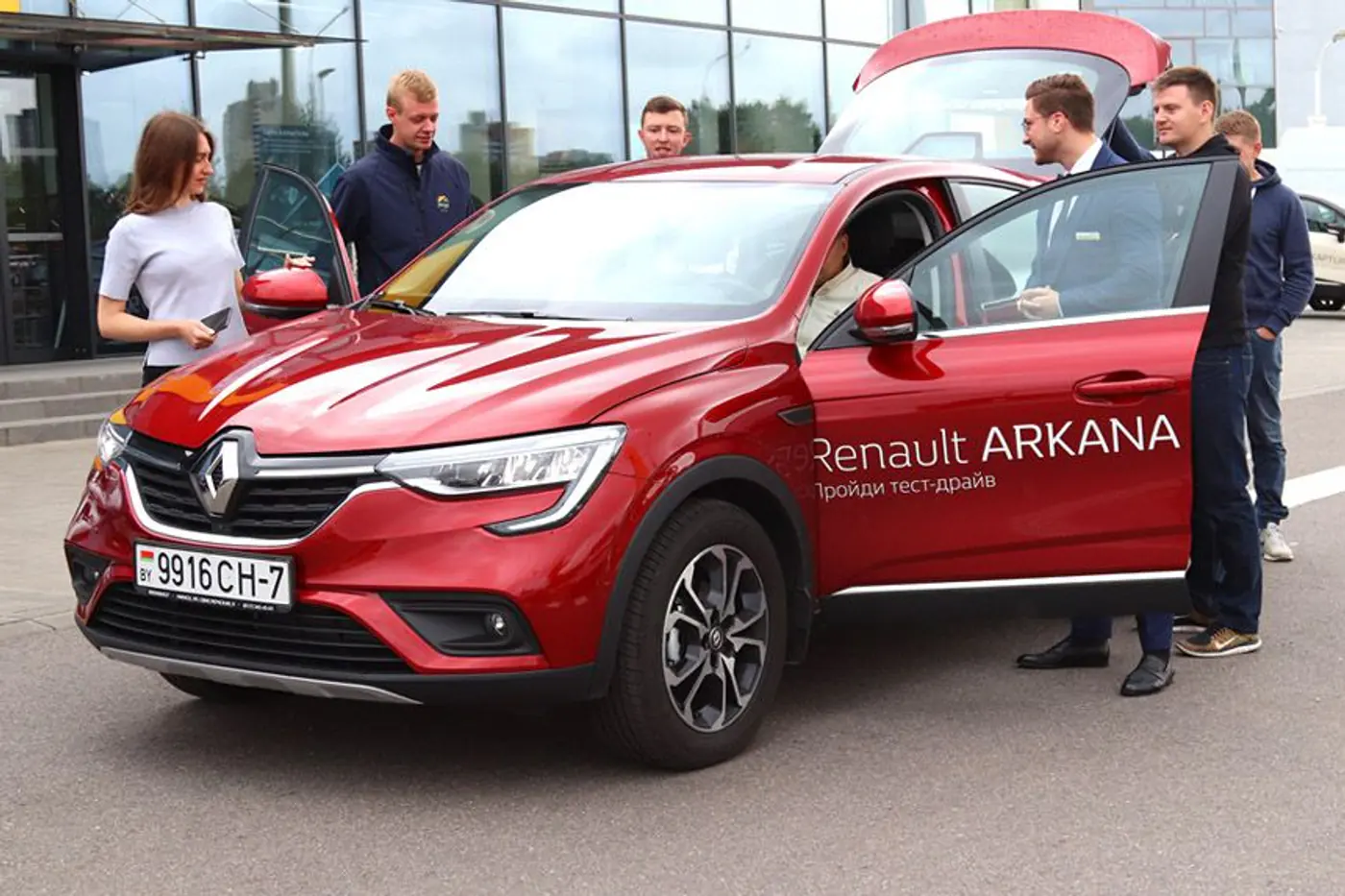 Ажиотаж вокруг Arkana не ослабевает, Renault продлевает дни открытых дверей
