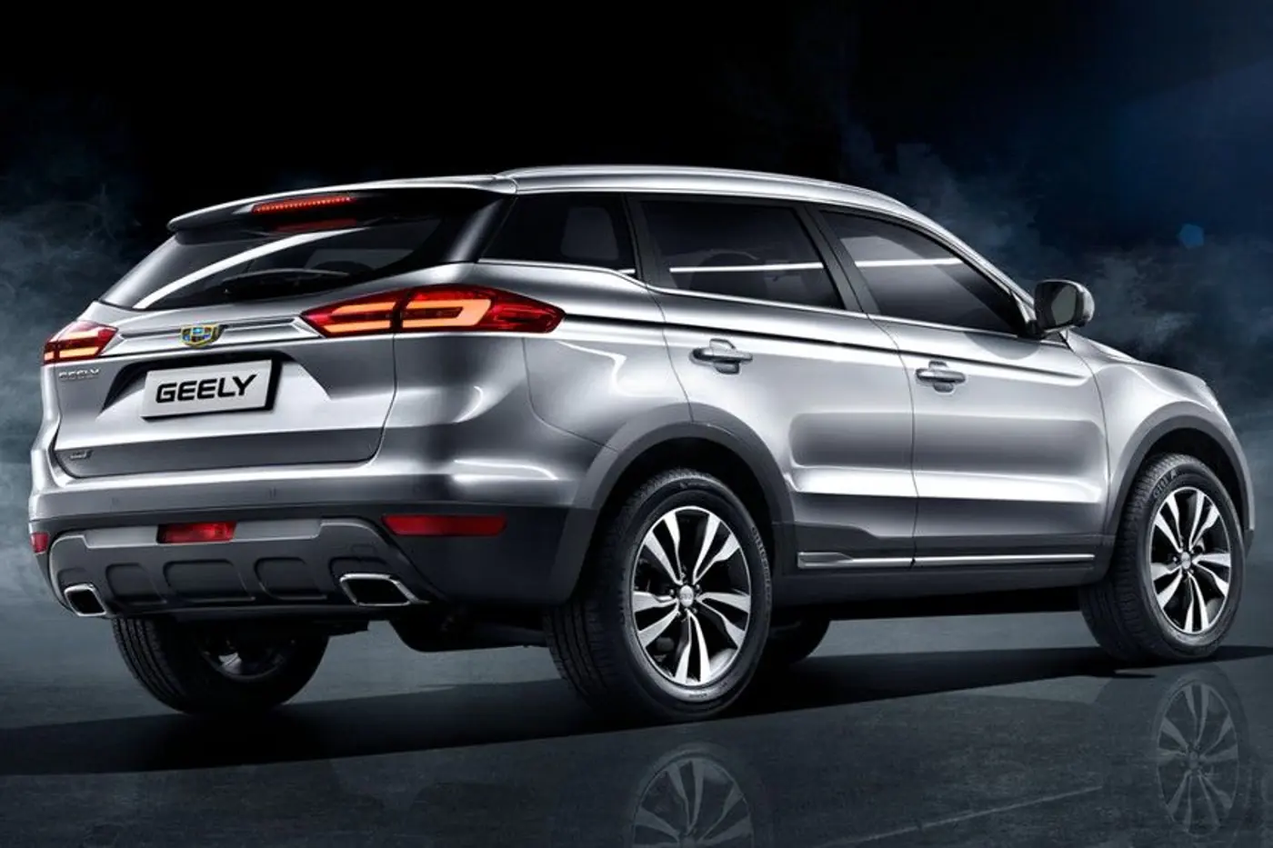 Geely вырвалась в лидеры по продажам среди китайских автомобилей в России