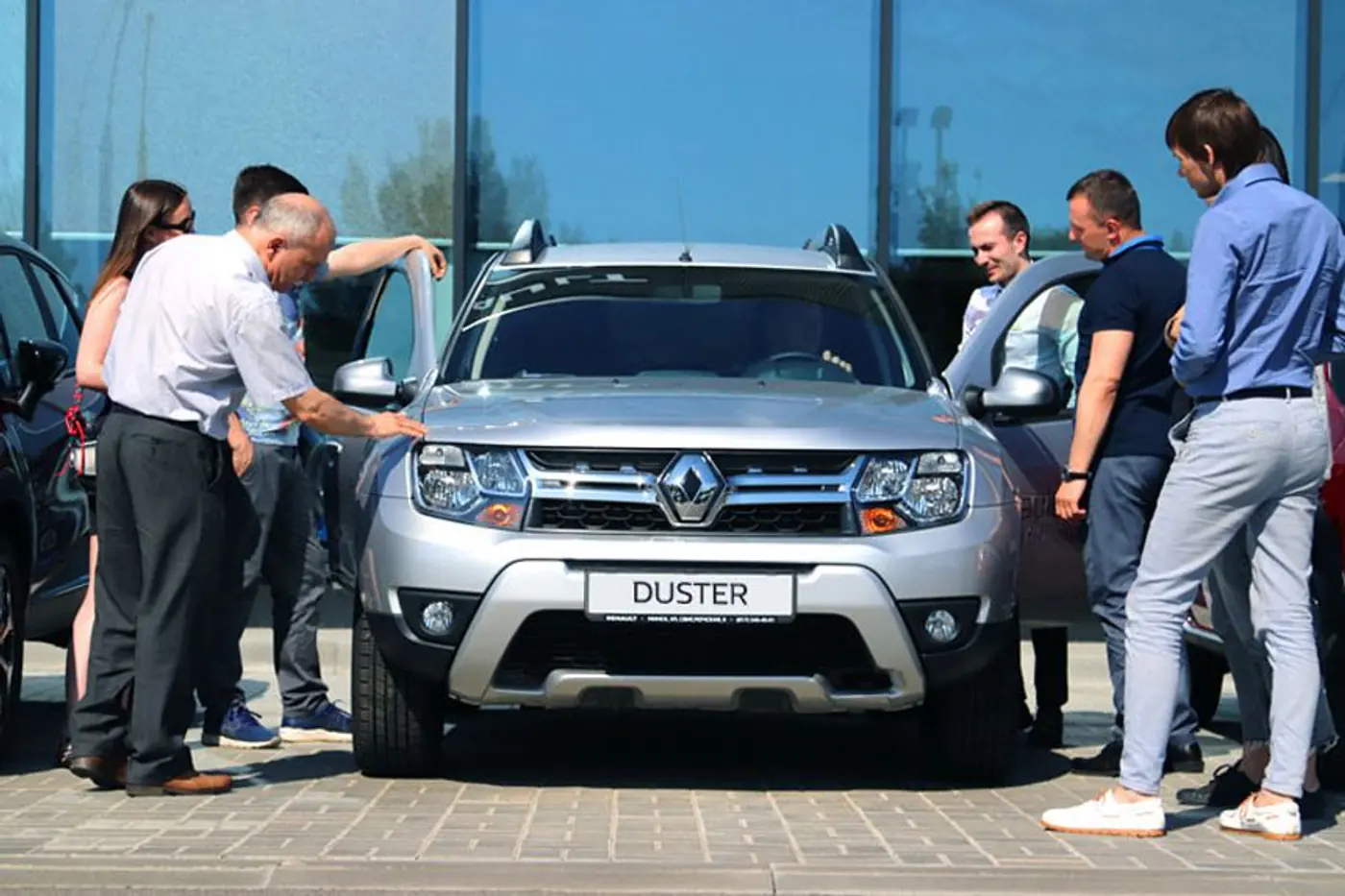 «Черная пятница» в салонах Renault, внедорожники по специальной цене от 22.500 рублей