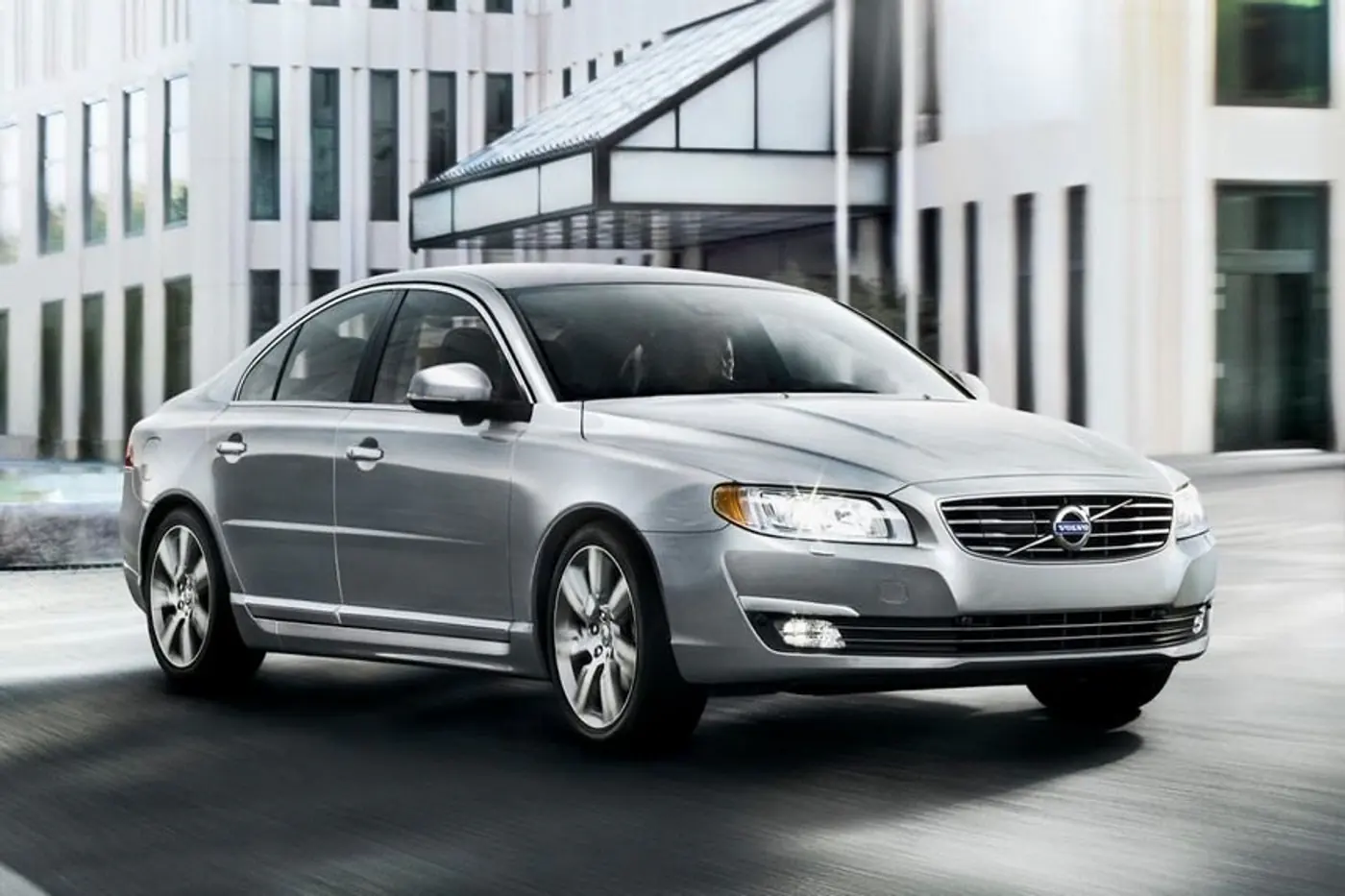 Volvo отзовет полмиллиона автомобилей из-за угрозы возгорания