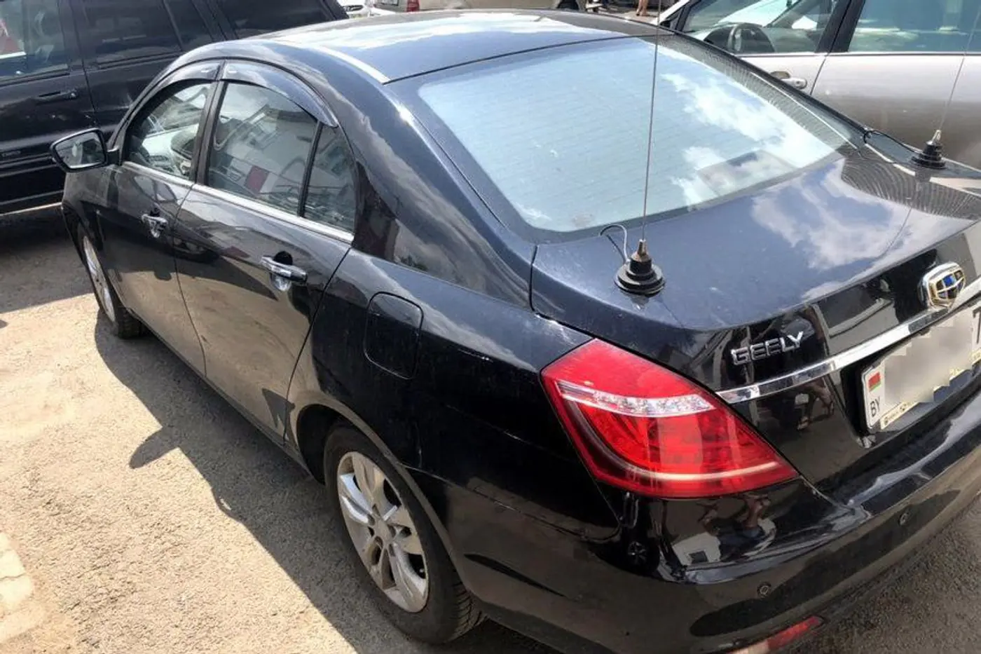 Таксист не заплатил за ремонт своего Geely - СТО не отдала автомобиль. Кто кого решил обмануть?
