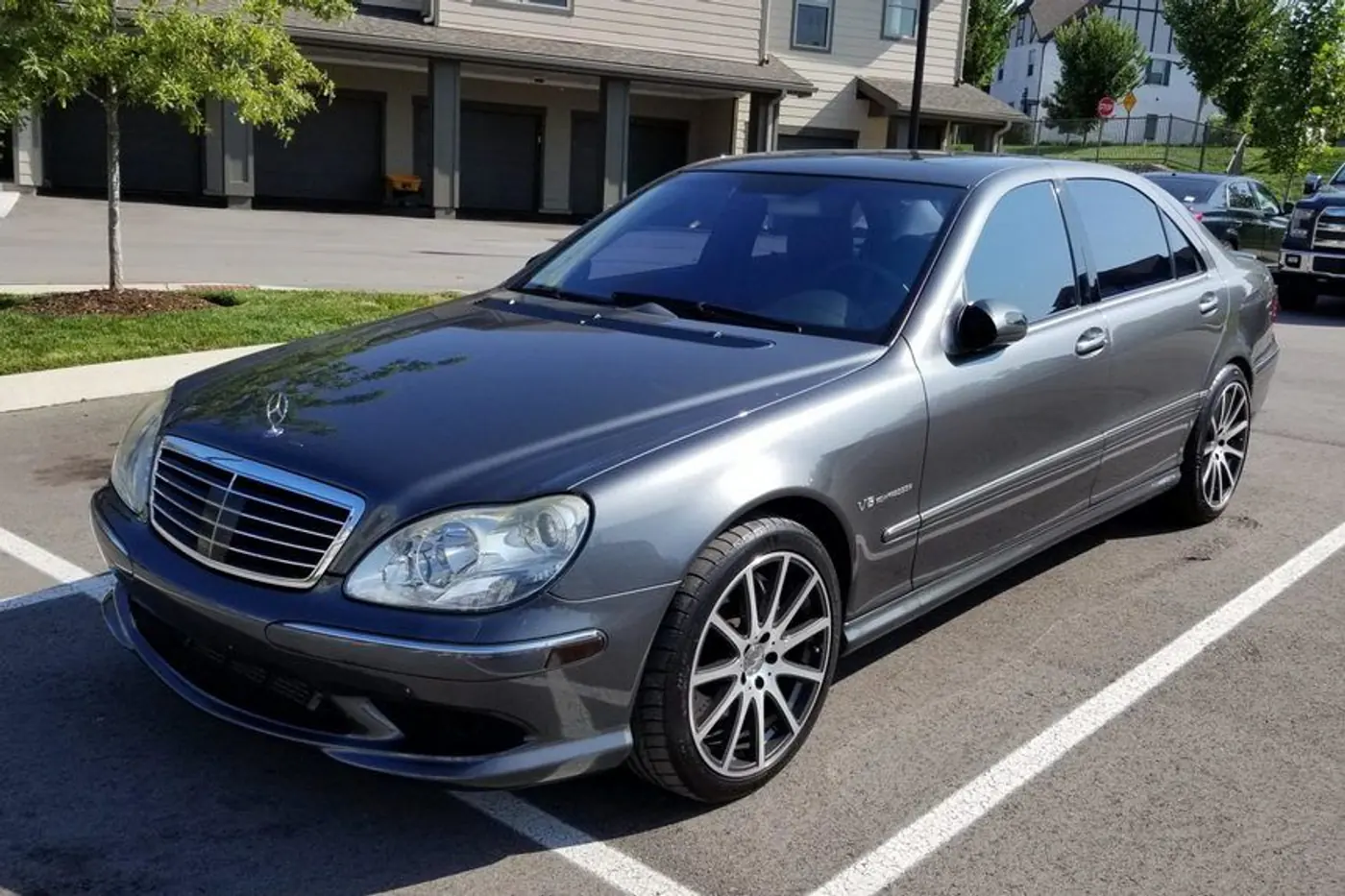 Mercedes S 55 AMG W220 в отличном состоянии могут отдать по цене Geely Atlas