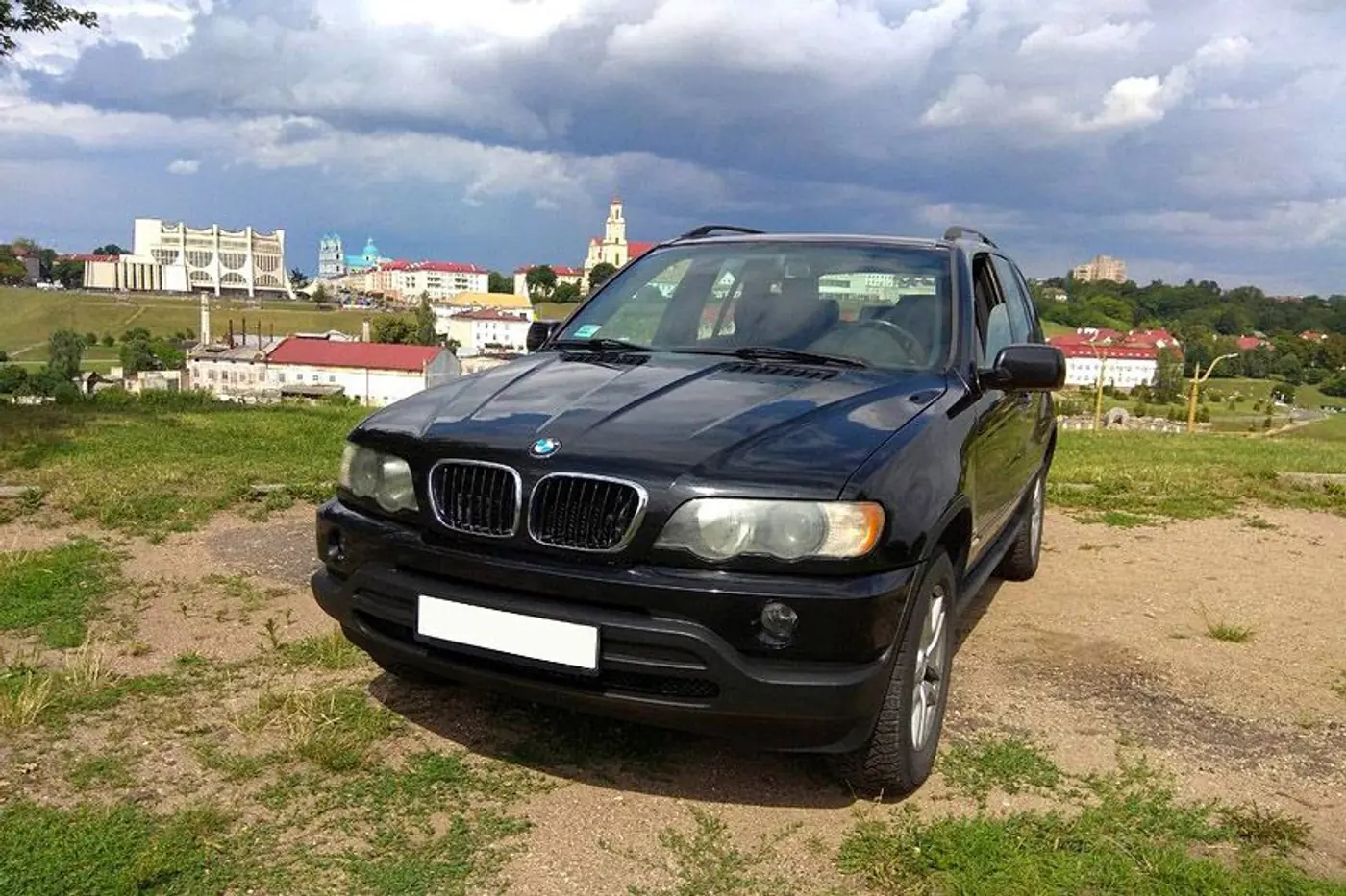Гродненец пригнал себе метановый BMW X5 из Армении: какой получилась выгода?