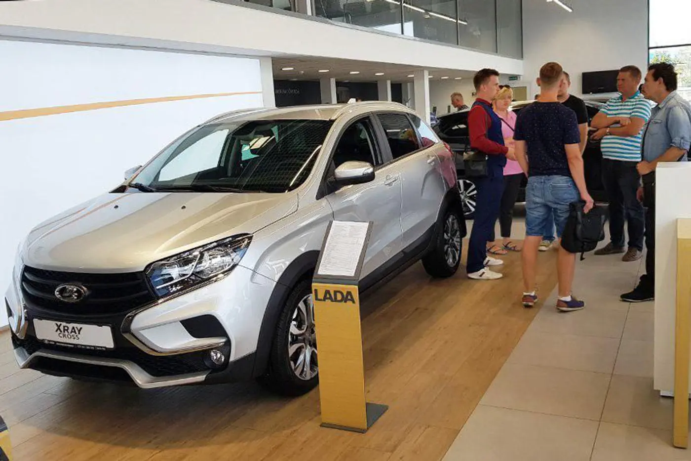 «Черная пятница» с тройной выгодой: в новых салонах LADA большая распродажа всего модельного ряда