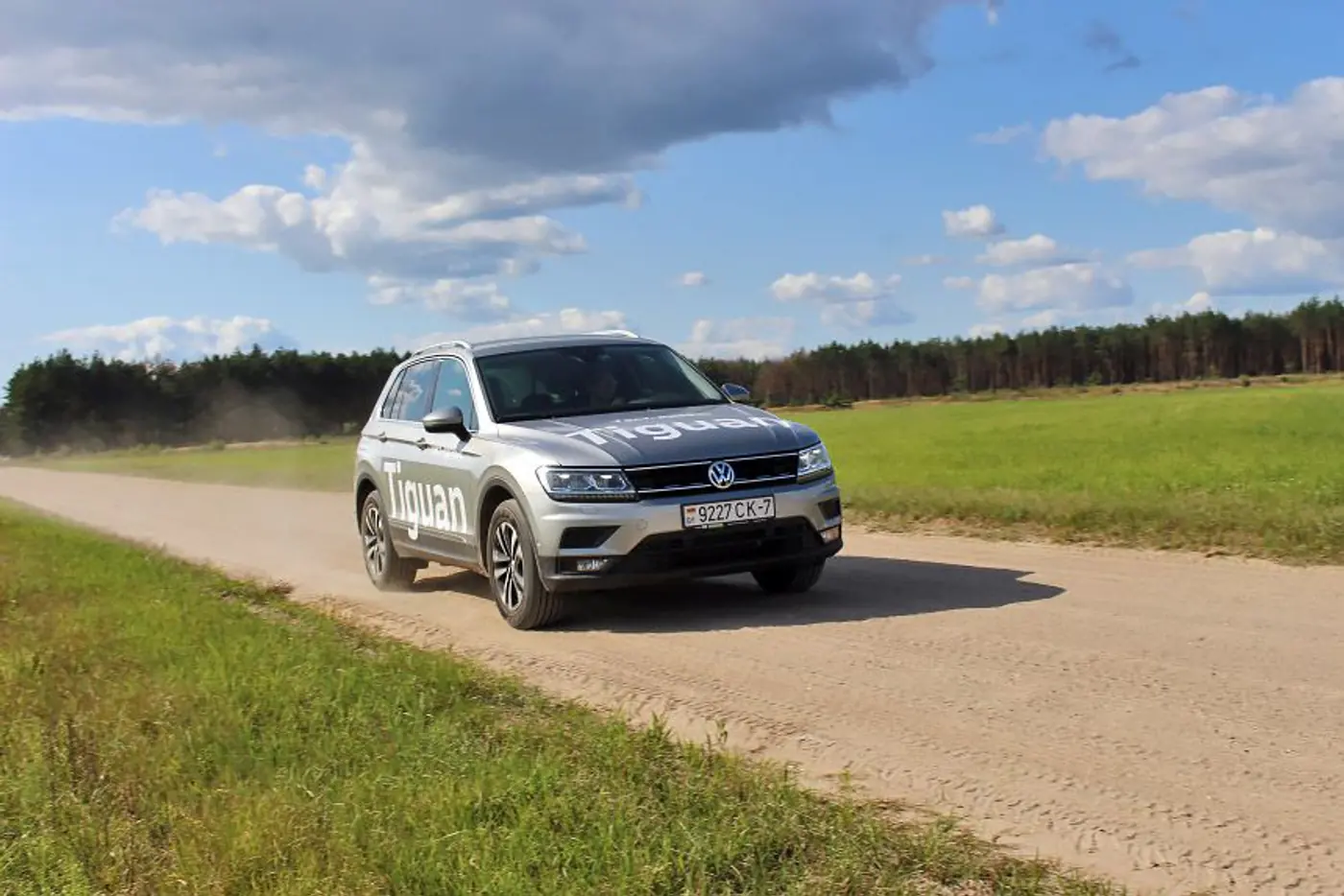 Даже с массажем в кресле! Что собой представляет Volkswagen Tiguan в средней комплектации?