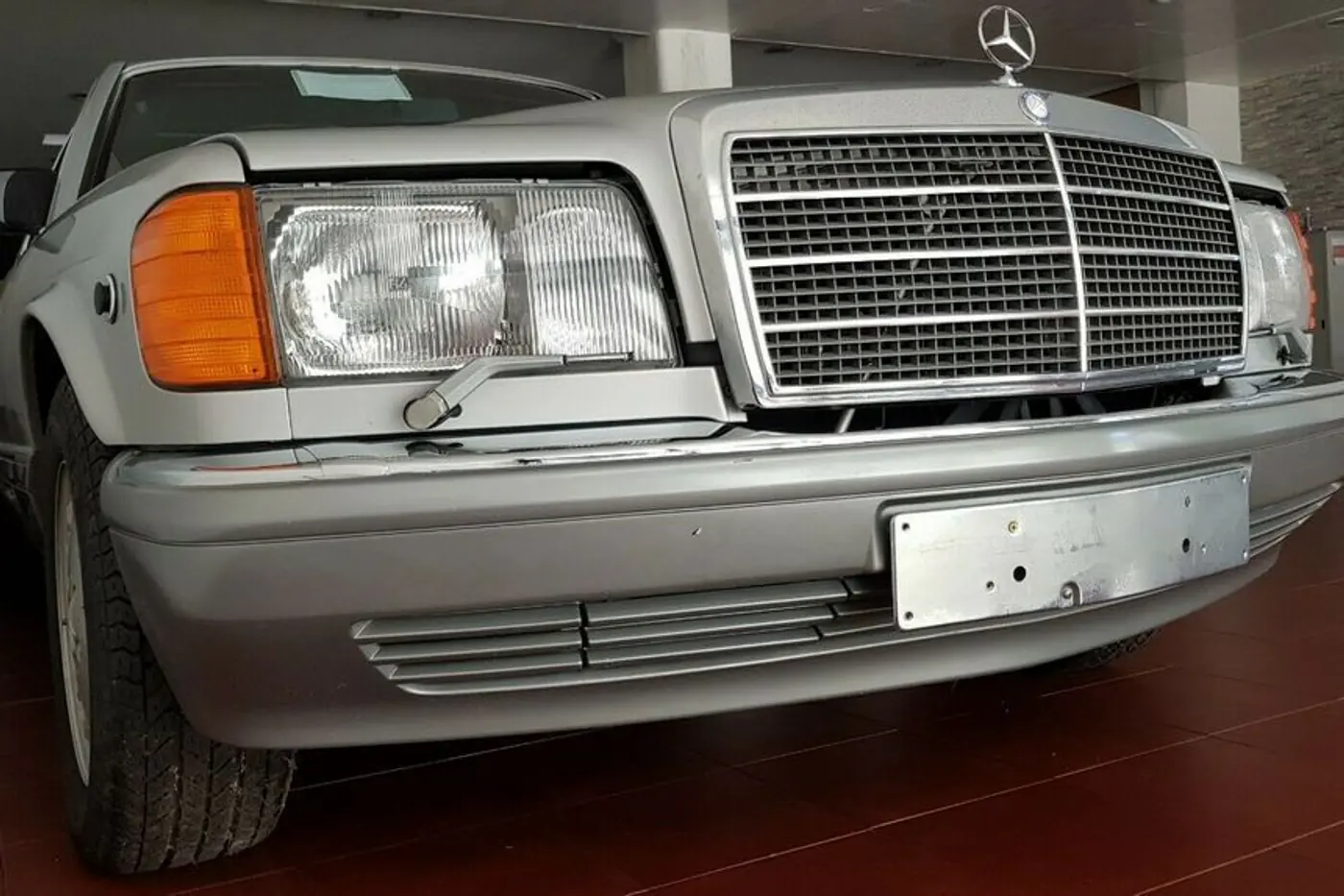 S-класс в кузове W126 оценили дороже нового седана Mercedes-Maybach