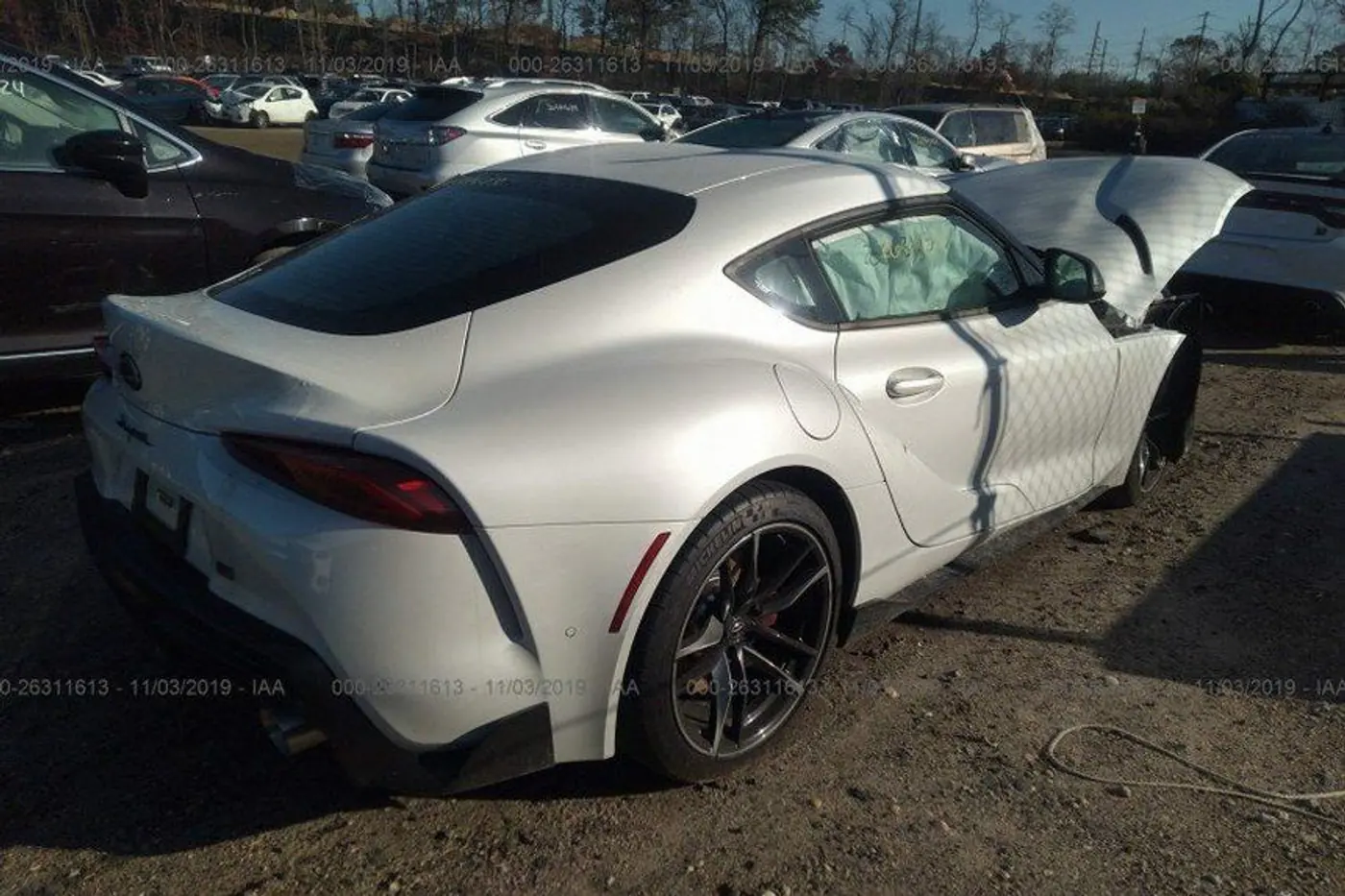 Битую Toyota Supra с пробегом меньше 1000 километров выставили на аукцион