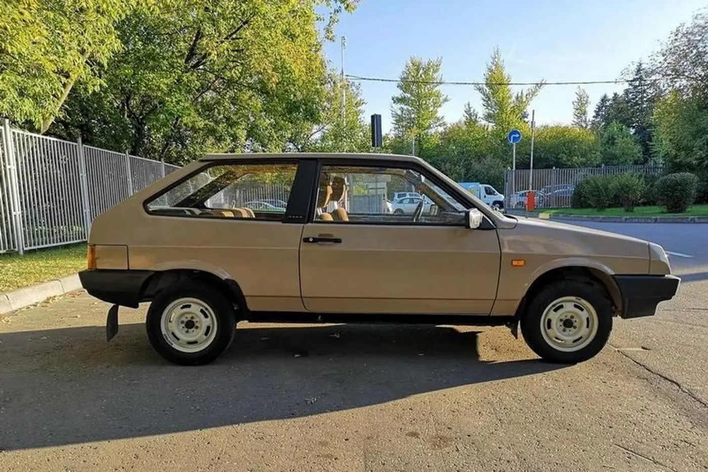 На продажу выставлен ВАЗ-2108 с редким двигателем. Сколько просят за машину?