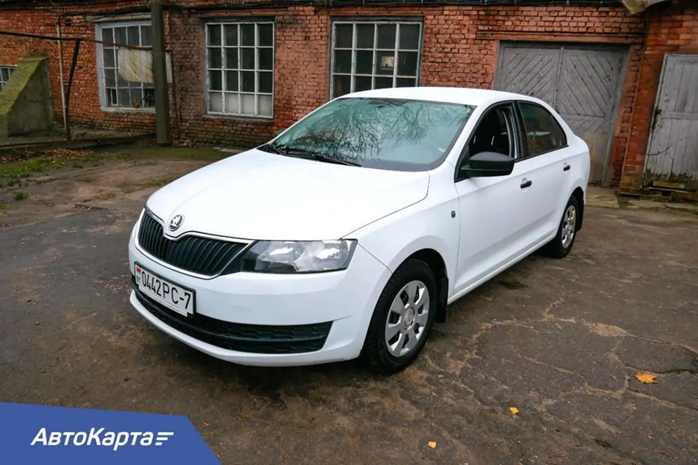 Есть ли на рынке "живые" подержанные Skoda Rapid? Ищем вместе с автоподборщиками и Автокартой