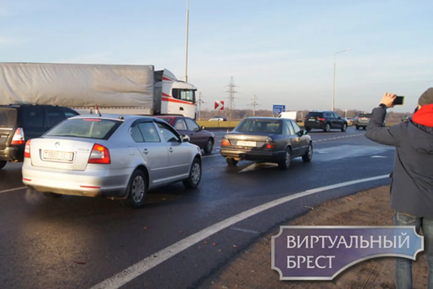 Перевозчики блокировали проезд возле Бреста из-за нехватки "дозволов"