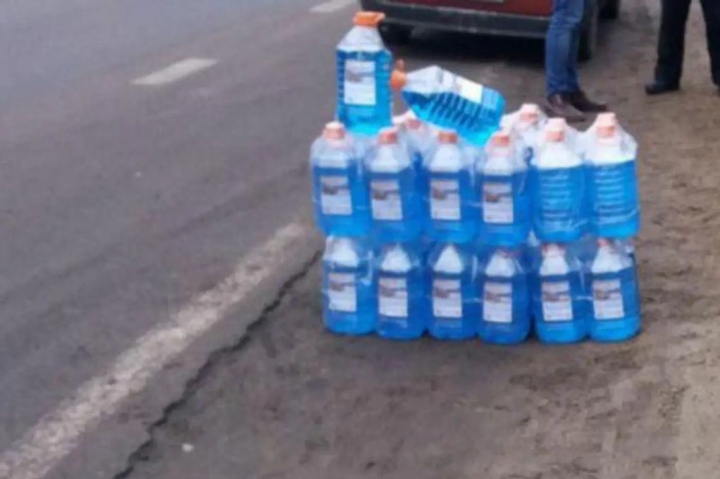 В Минске мужчина торговал "незамерзайкой" без документов прямо на проспекте Независимости