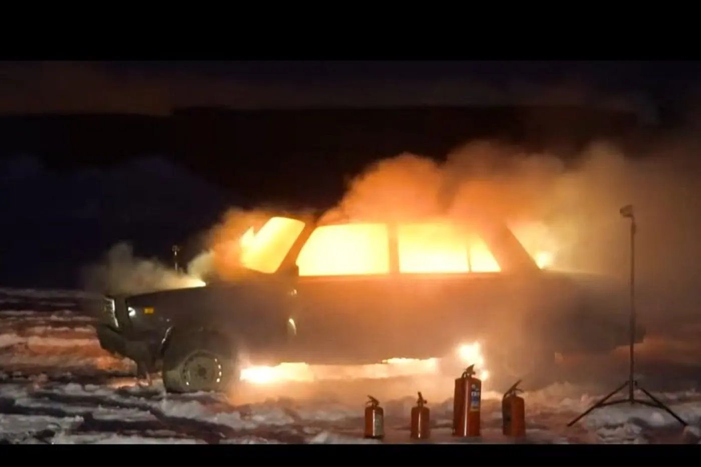 Видеофакт. В салоне ВАЗ-2107 взорвали… салют!