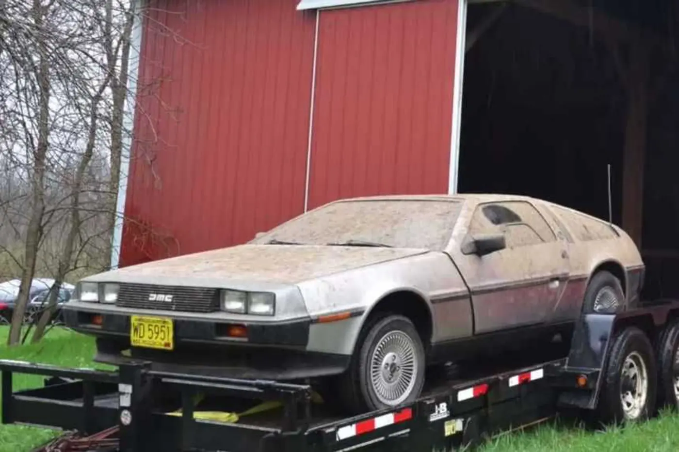 Знаменитый DeLorean больше 30 лет простоял в сарае