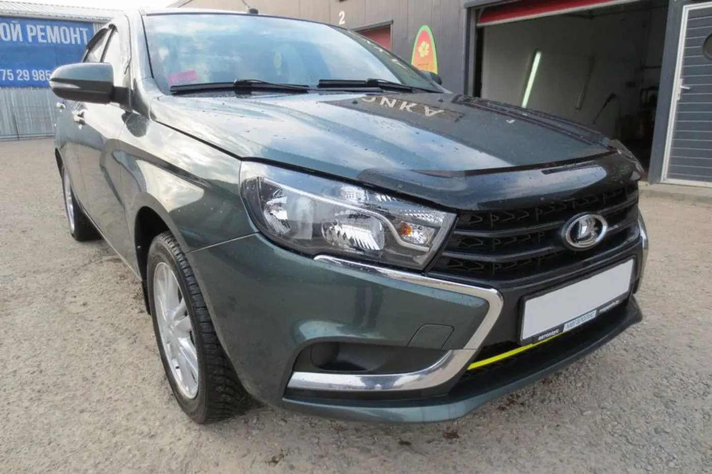 "После бизнес-класса езжу и радуюсь". Мнение владельца Lada Vesta