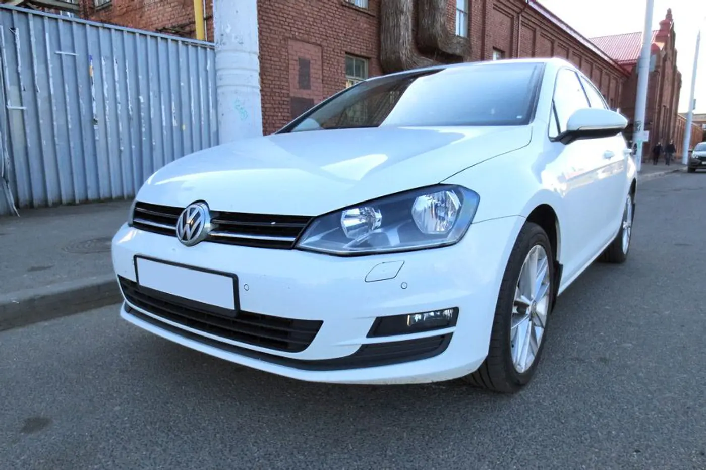 "Мотор TSI пришлось ремонтировать сразу после покупки". Мнение владельца VW Golf