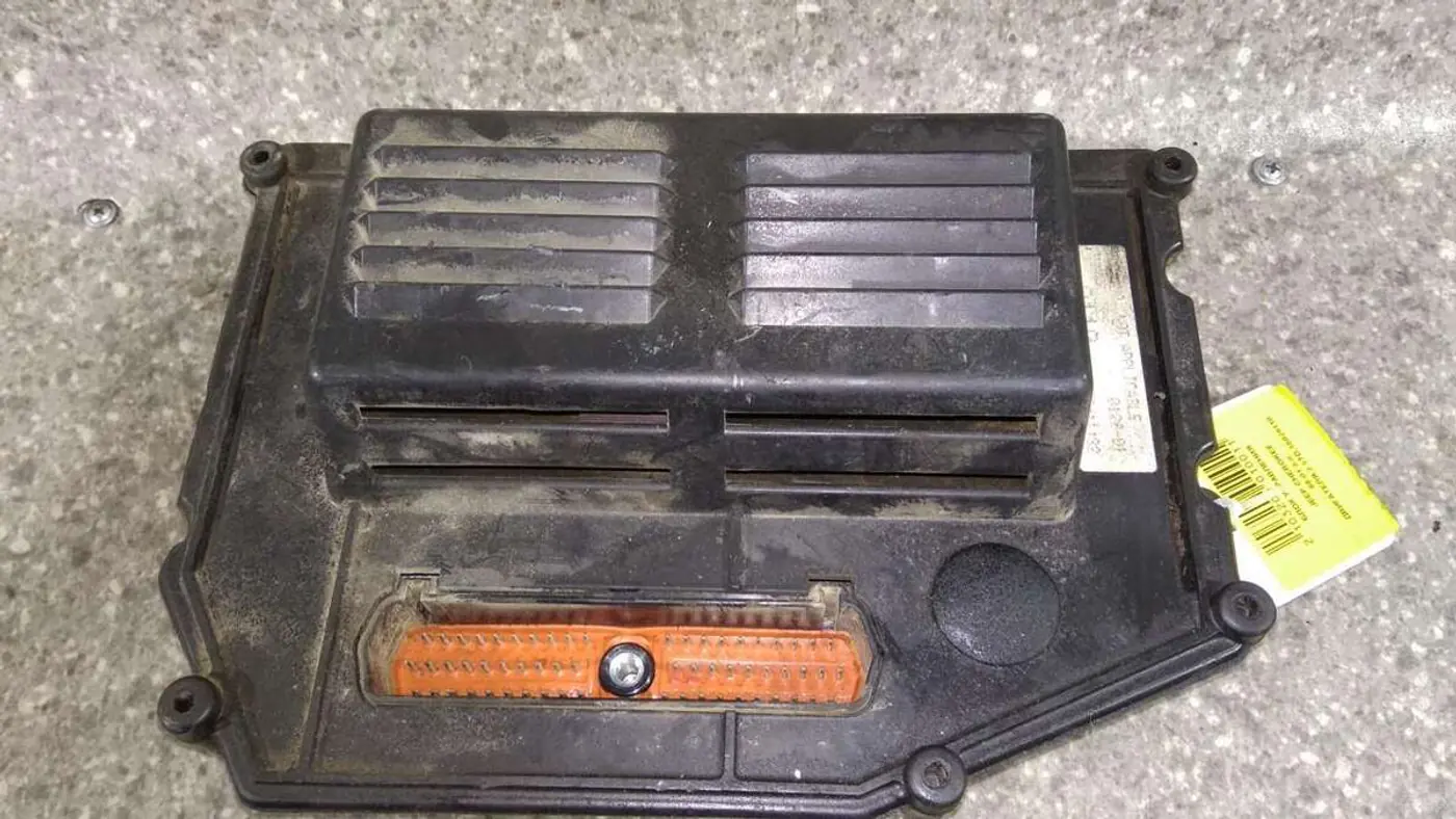 Блок управления двигателем к Jeep Cherokee 1993