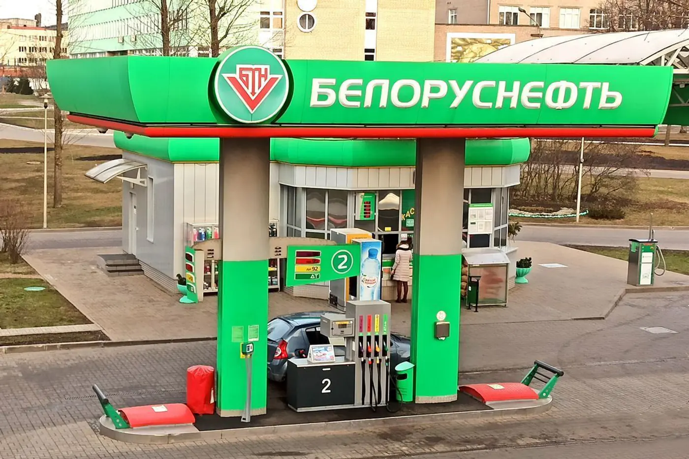 "Что это за IT-страна, когда бытовые ситуации проблемы вызывают?" Автомобилист возмущен работой "Белоруснефти"