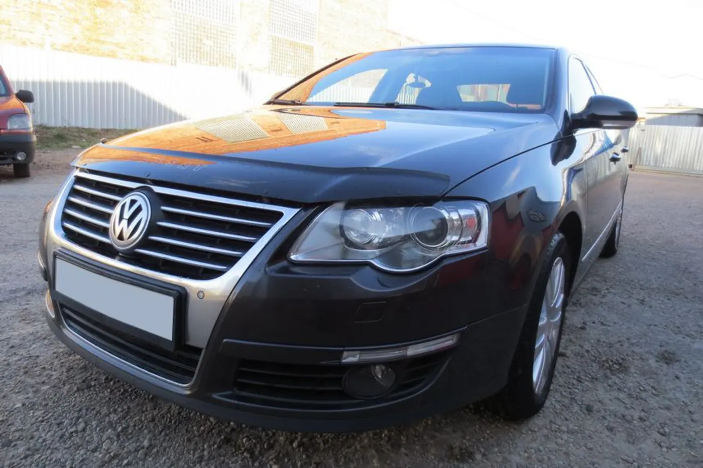 "Проехал 10 тысяч - долил порядка трех литров масла". Мнение владельца VW Passat В6
