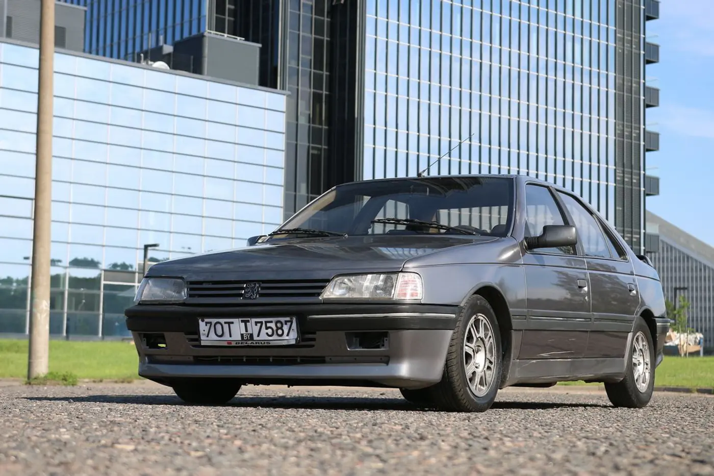 Что такое "горячий" седан из 1980-х? Тестируем легенду Peugeot 405 MI-16 за 1900 долларов