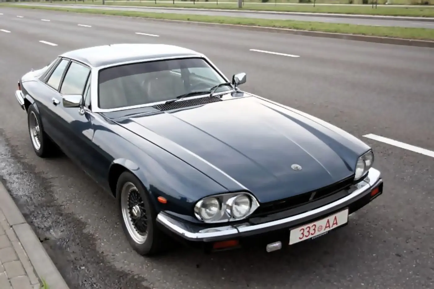 В Бресте продается редкий Jaguar XJS. Что рассказал владелец?