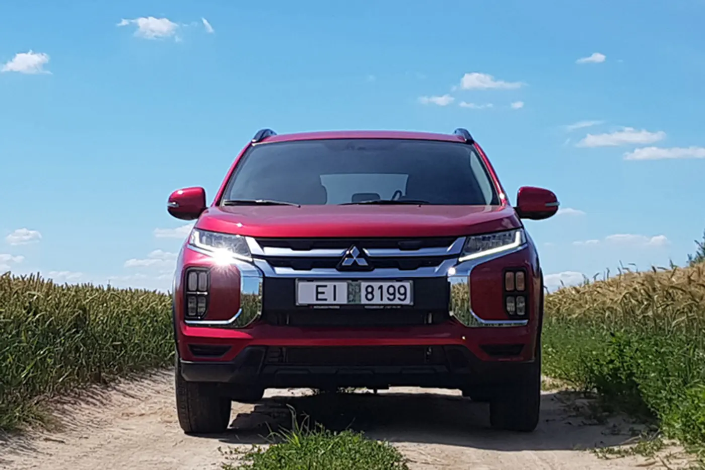 Японский, откуда не взгляни. Изучаем новый кроссовер Mitsubishi глазами потенциального покупателя