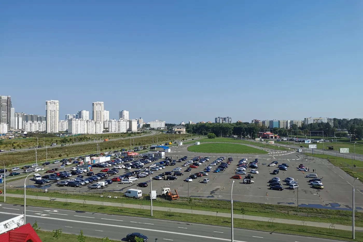 Жив, курилка? Репортаж с авторынка в Ждановичах, который переехал