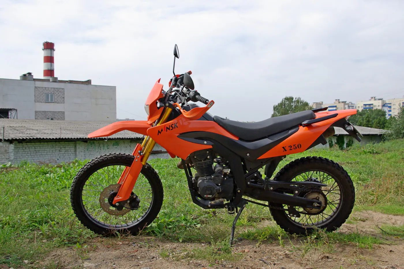 "Прост как тапок и свои деньги отбивает сполна". Отзыв владельца M1NSK X250