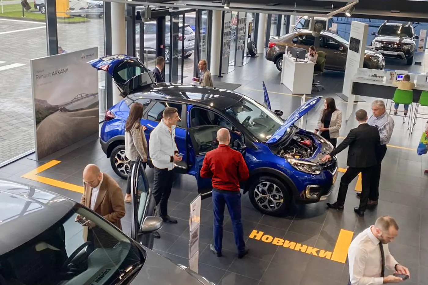 "Думаю: когда еще смогу поменять машину?!" Как Renault распродает склад со скидками 5 000 и откуда взялся кредит?
