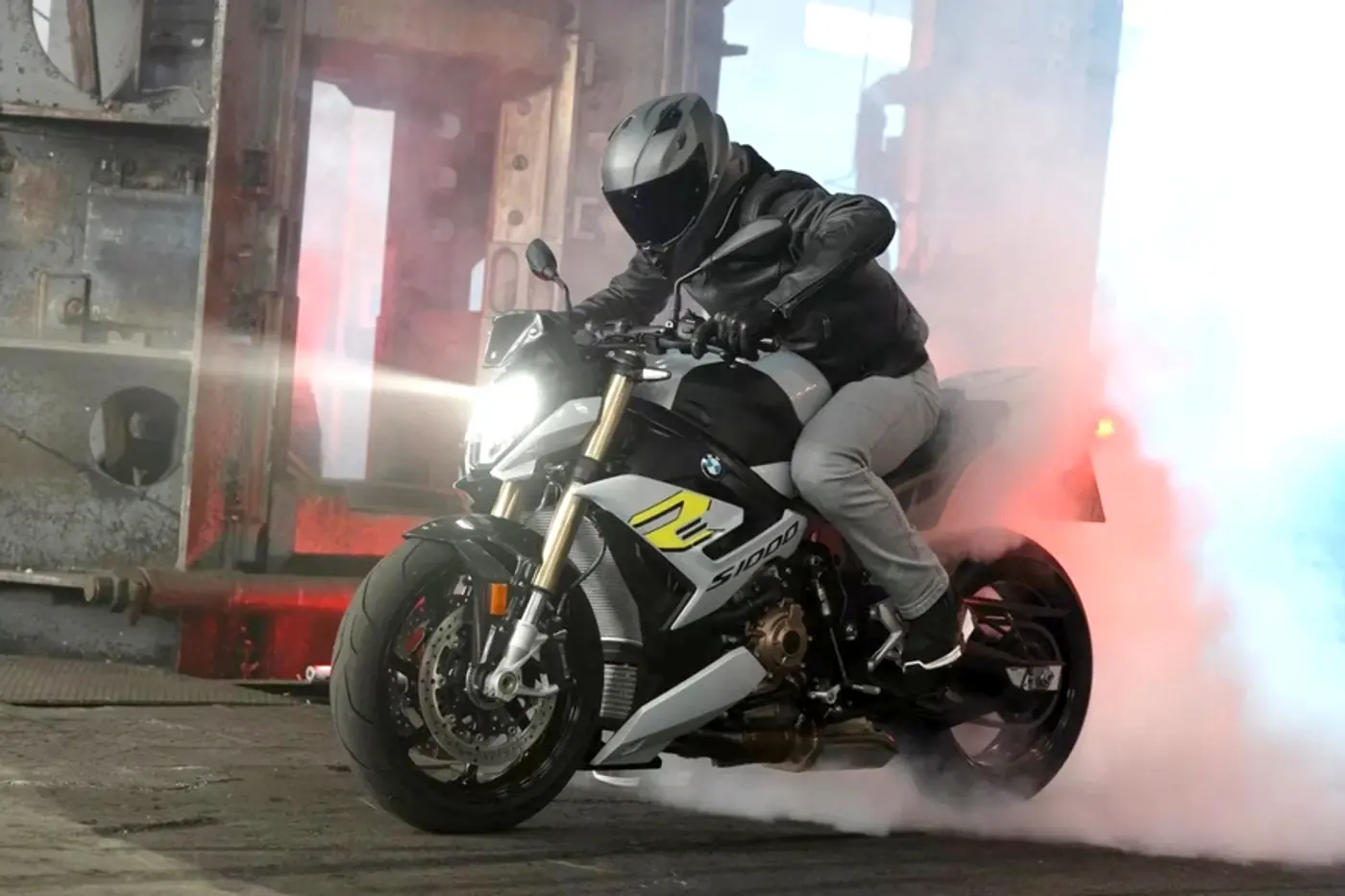 BMW Motorrad выкатила обновленный байк S 1000 R